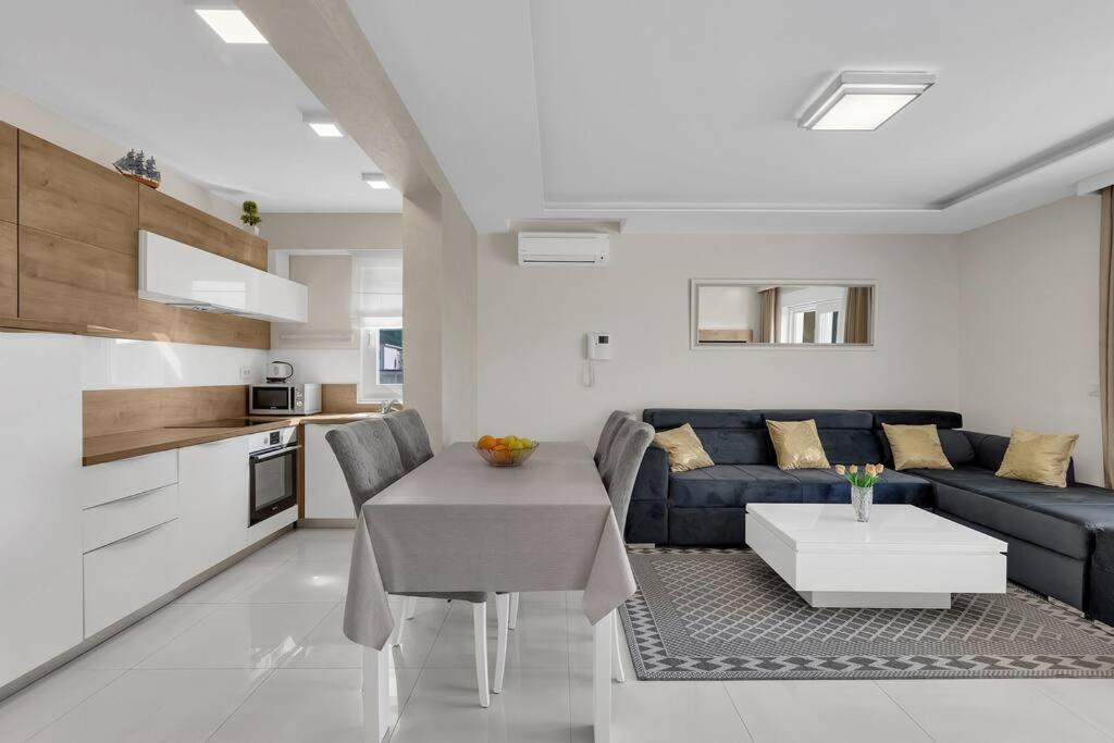 Apartment Hrvoje -Nur 50M Bis Zum Meer - Makarska Exklusiv Promajna Buitenkant foto